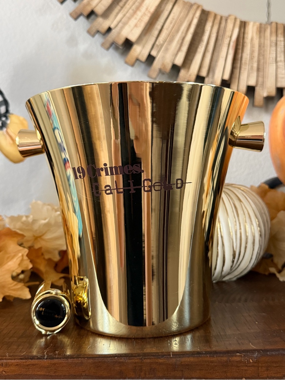 Rare Snoop Dogg 19 Crimes Cali Gold Champagne Bucket & champagne stopper set